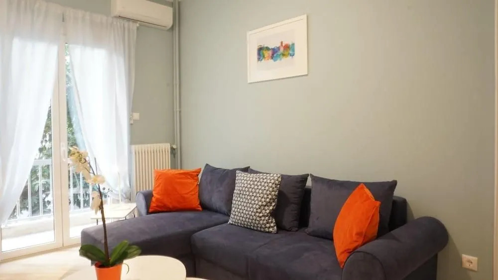 Modern Central Fully Equipped Apt