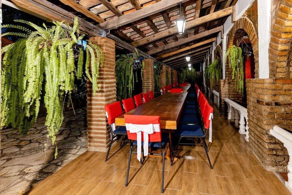 Hotel Ciudad Blanca