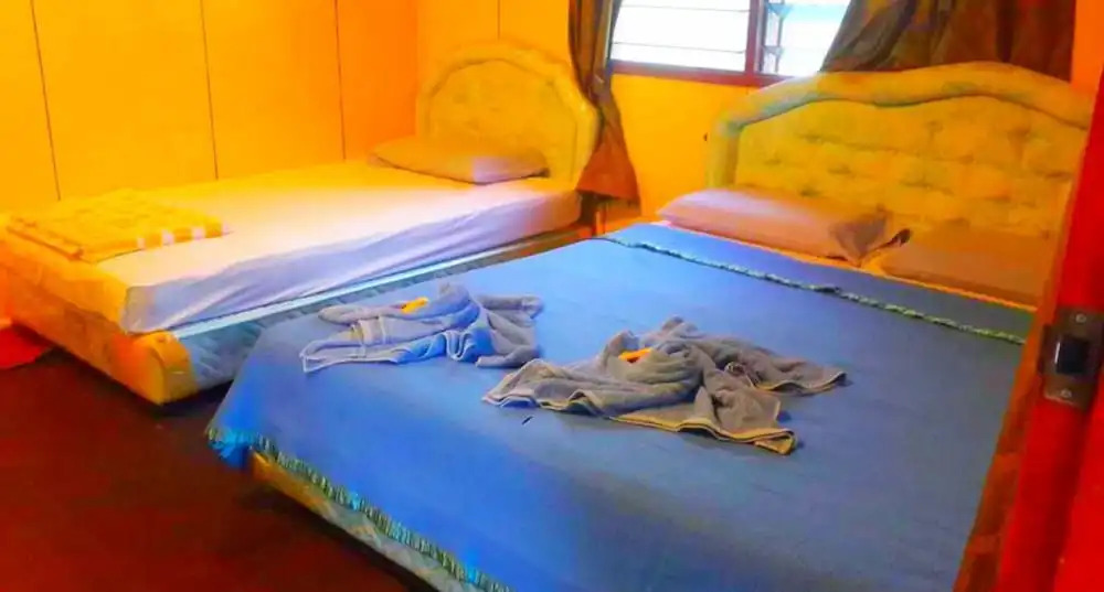 Sukau Backpackers Bed & Breakfast