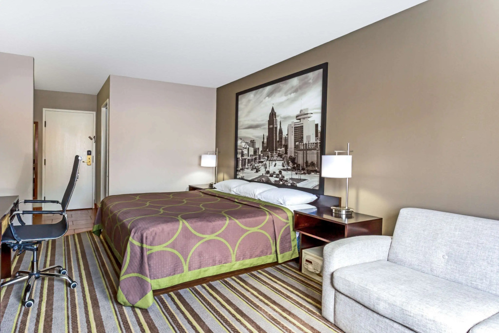 Delavan Inn and Suites