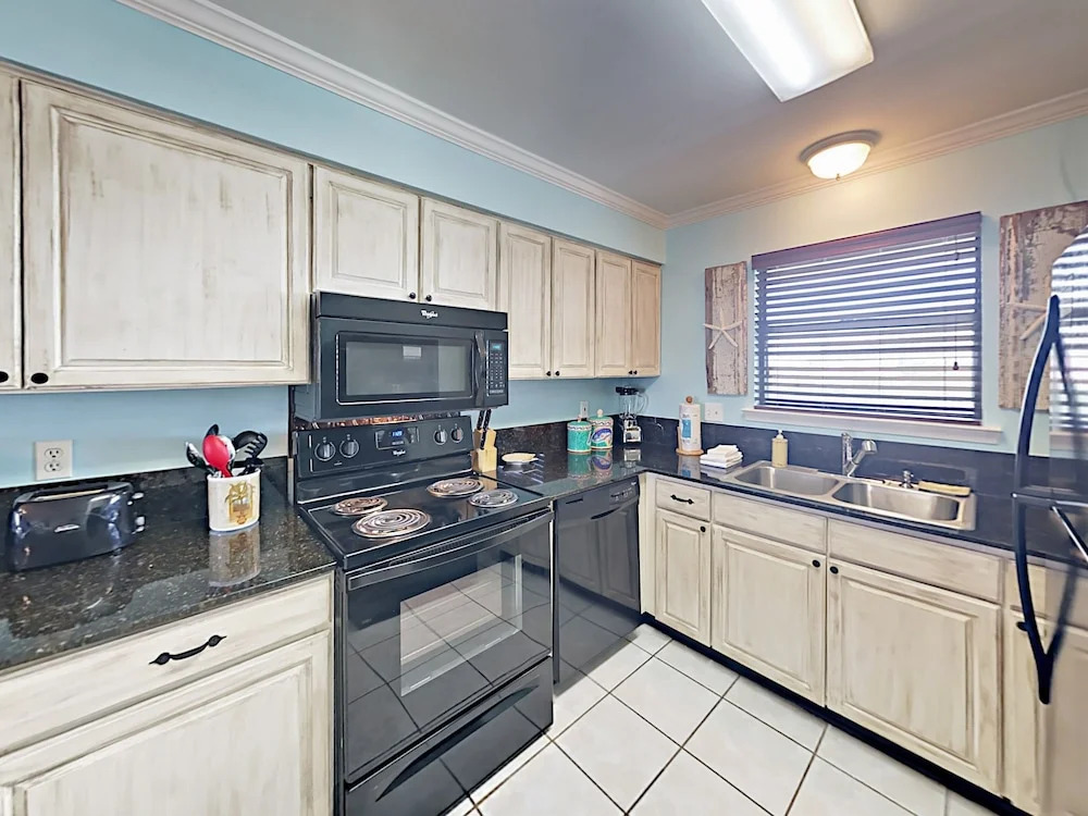 Coastal  In Orange Beach 2 Bedroom Condo