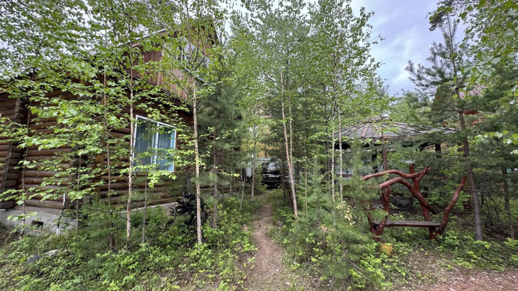 Номера в доме в стиле Art House