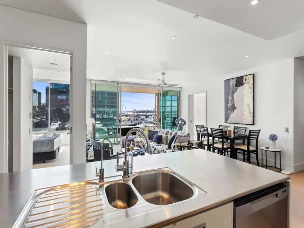 Gorgeous 2BR in Wynyard Quarter by Zodiak Stays