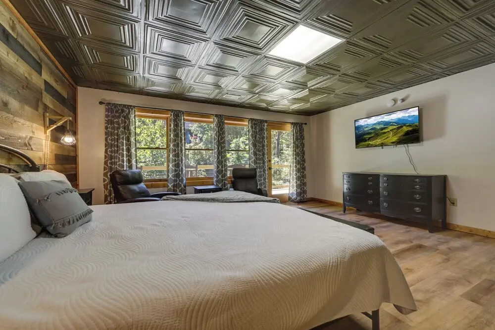 Pet-friendly Gatlinburg Retreat w/ Community Perks