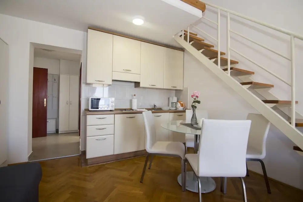 Apartments and Rooms Kapulica