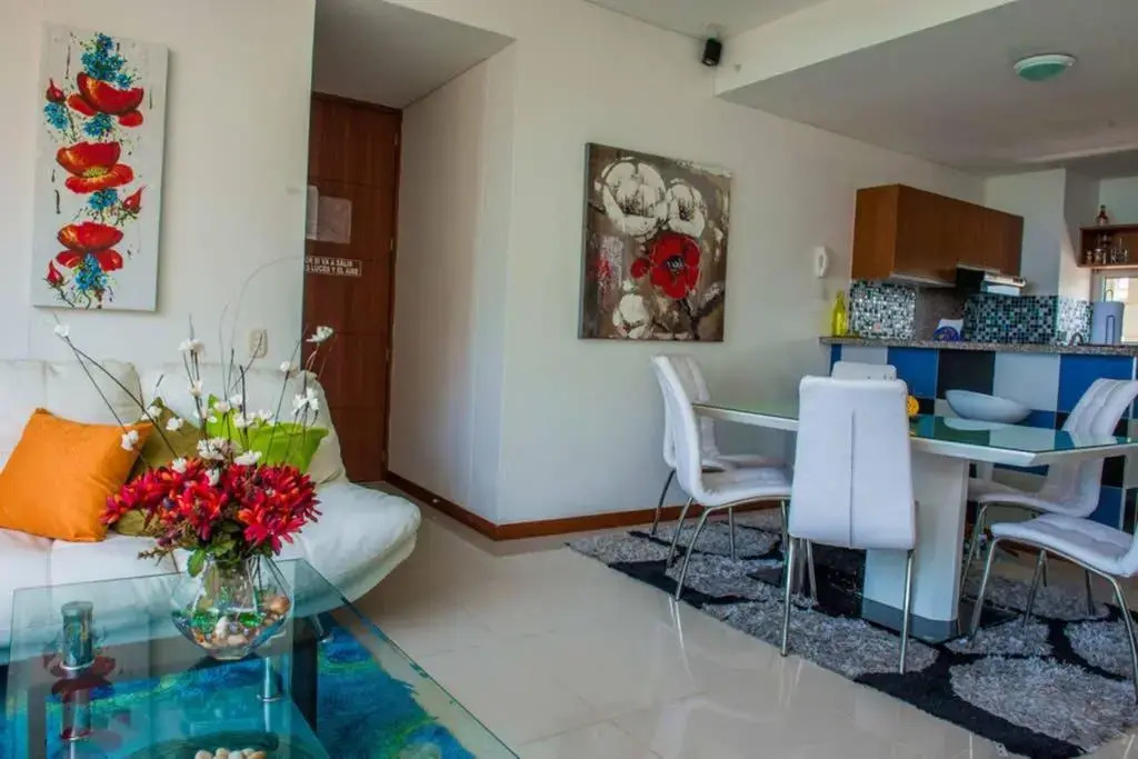 Acogedor con vista al mar en Condominio Zazue a 300 metros de la playa Bellohorizonte Santa Marta