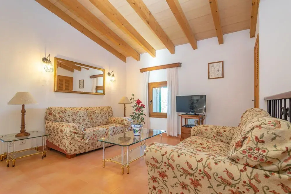 N Amera in Santa y With 5 Bedrooms and 5 Bathrooms