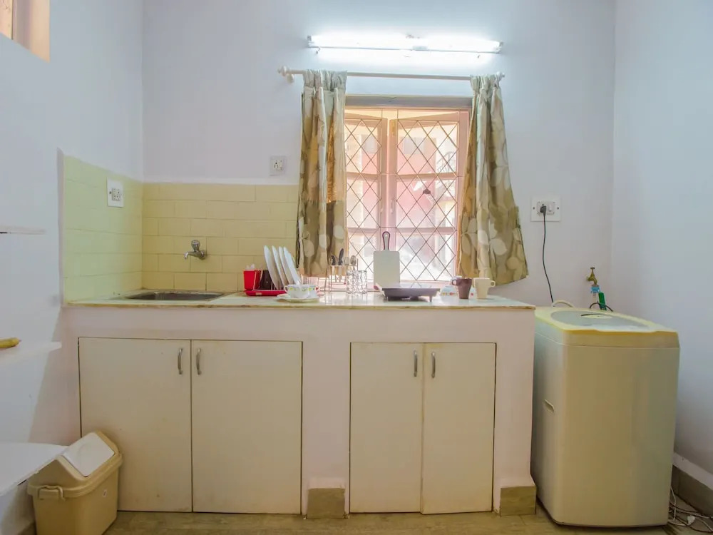 OYO 14906 Home 1BHK With Pool Carmona Beach