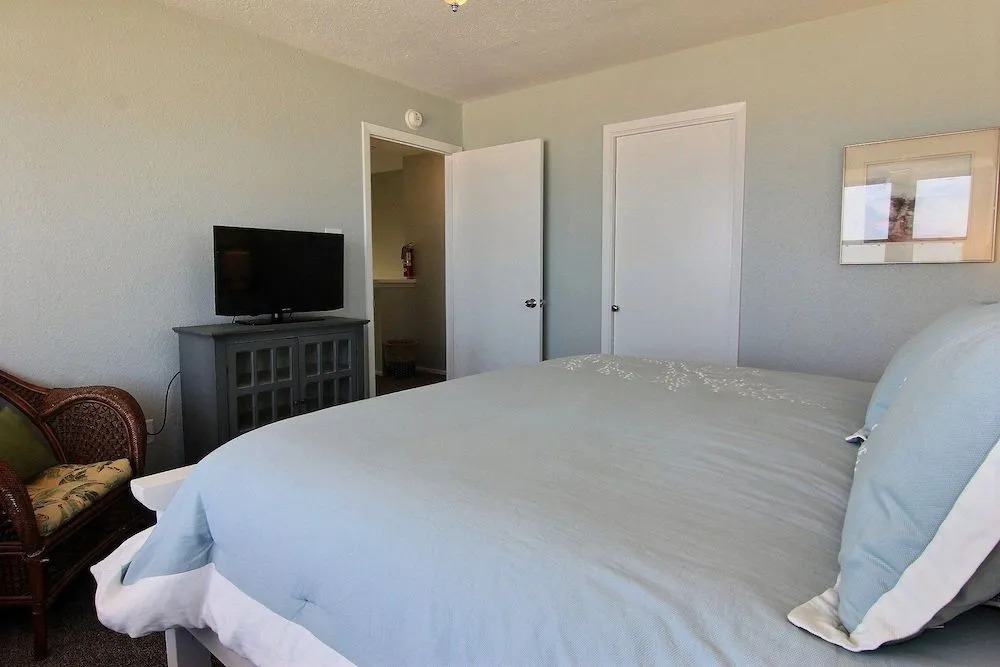 Water's Edge 6LC 4 Bedrooms 2 Bathrooms Home