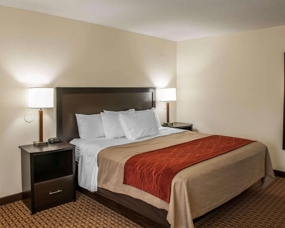 Comfort Inn & Suites Warsaw near US-30