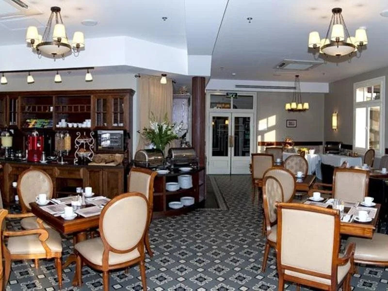 The Colony Hotel
