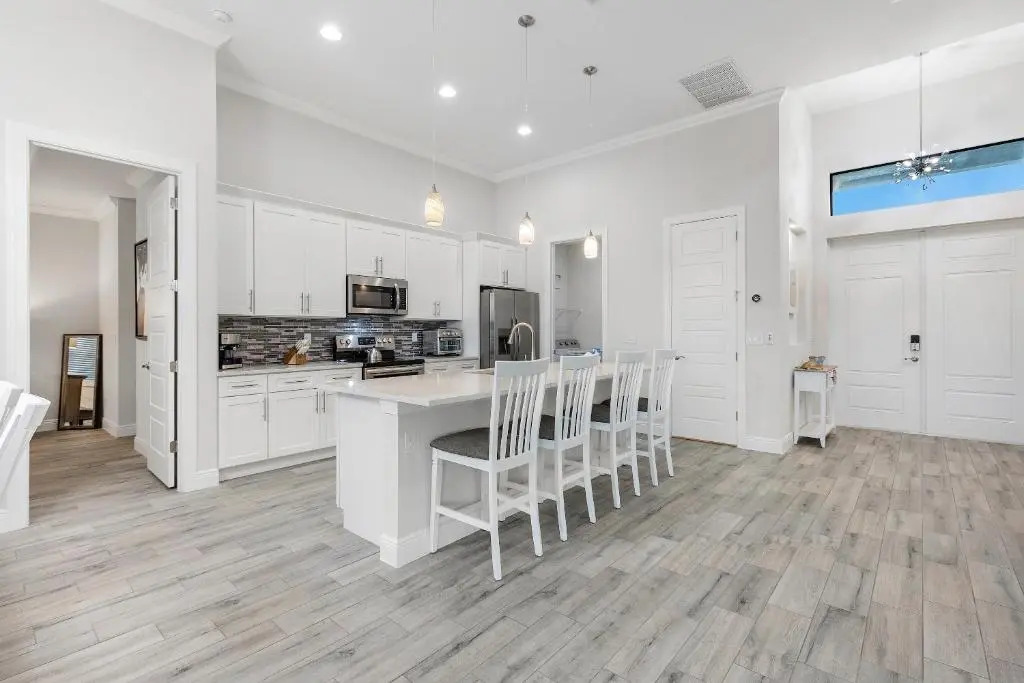 BRAND NEW - Heated Pool & Modern Upgrades! - Villa Moonlight Breeze - Roelens Vacations