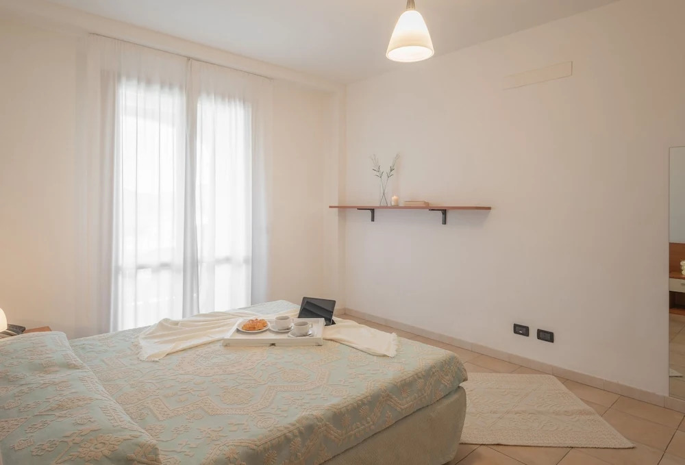 Stylish Residence Le Fontane one Bedroom Apartment Sleeps 4 Persons No2503