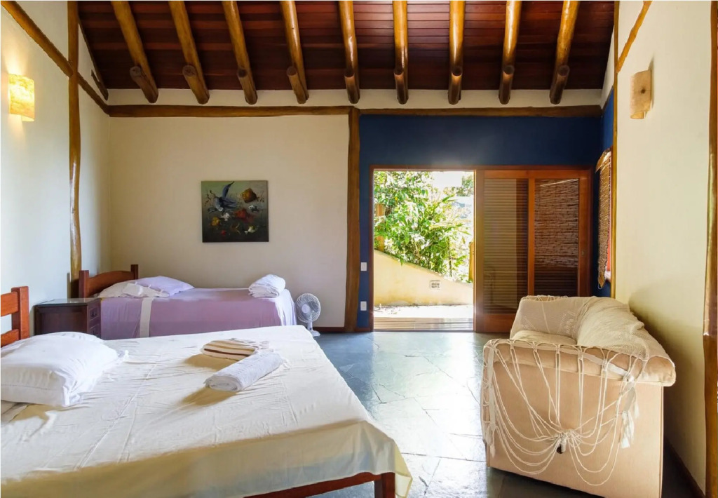 Pineapples Ubatuba | Mansion overlooking the sea