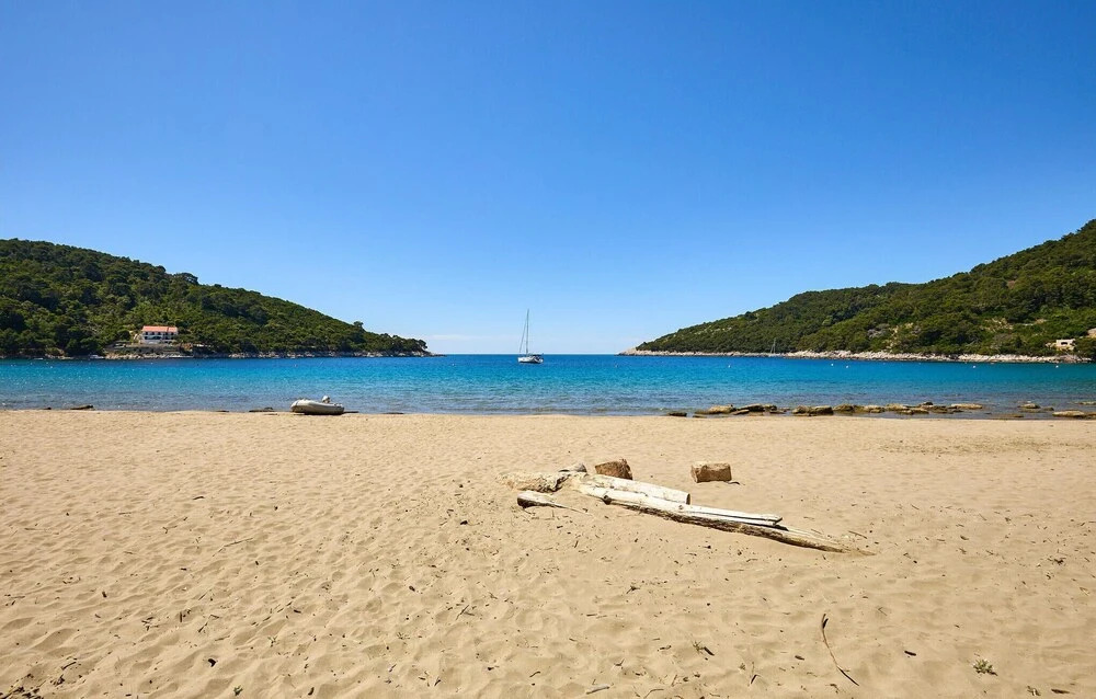 Beautiful Apartment in Saplunara With Wifi and 1 Bedrooms