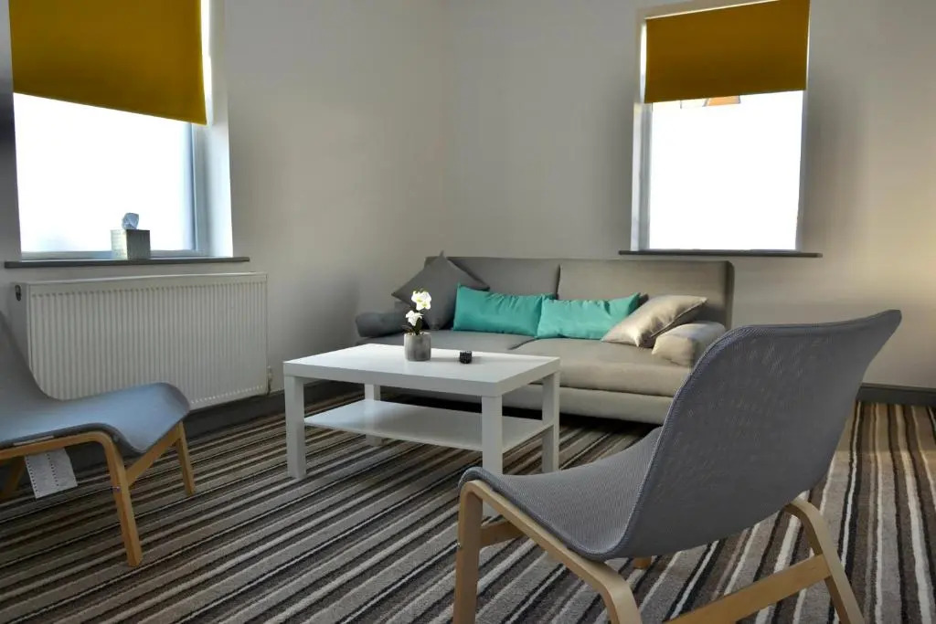 Modern 3 bed home, Sleeps 6, Free Netflix and WIFI