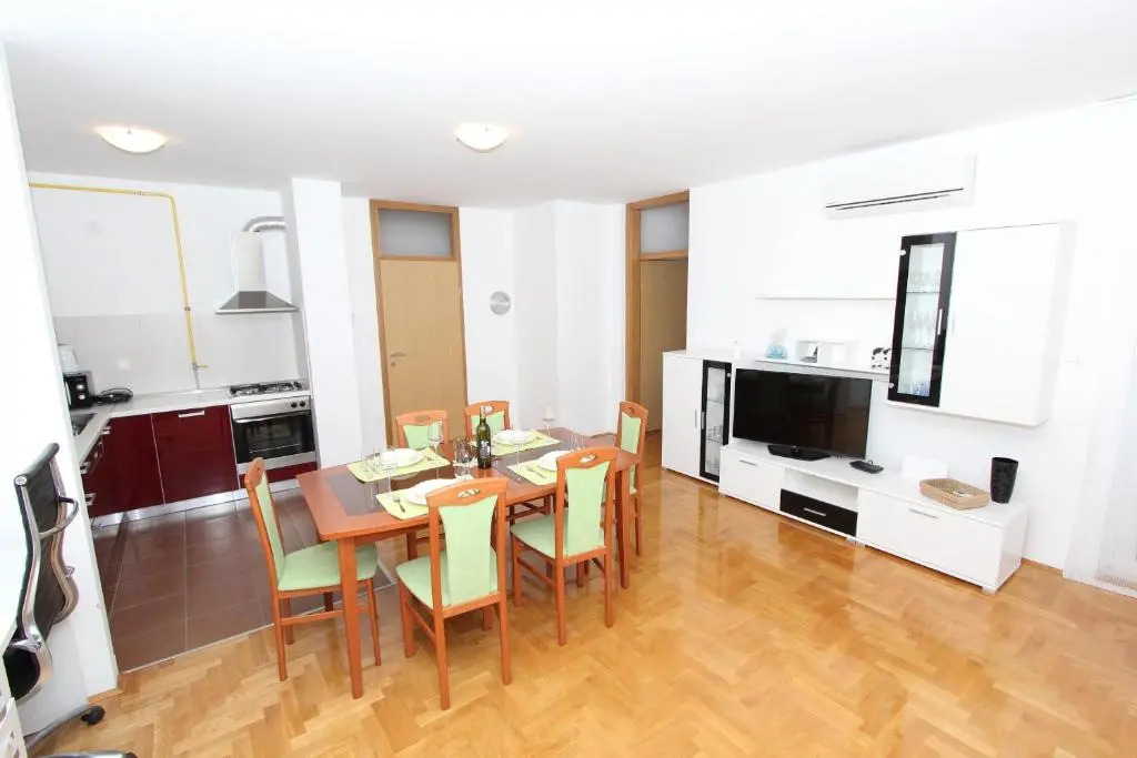 Apartment Mladen