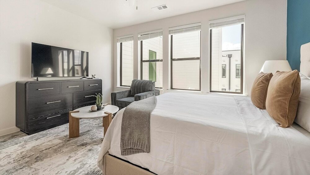 Landing Apartments - South Austin