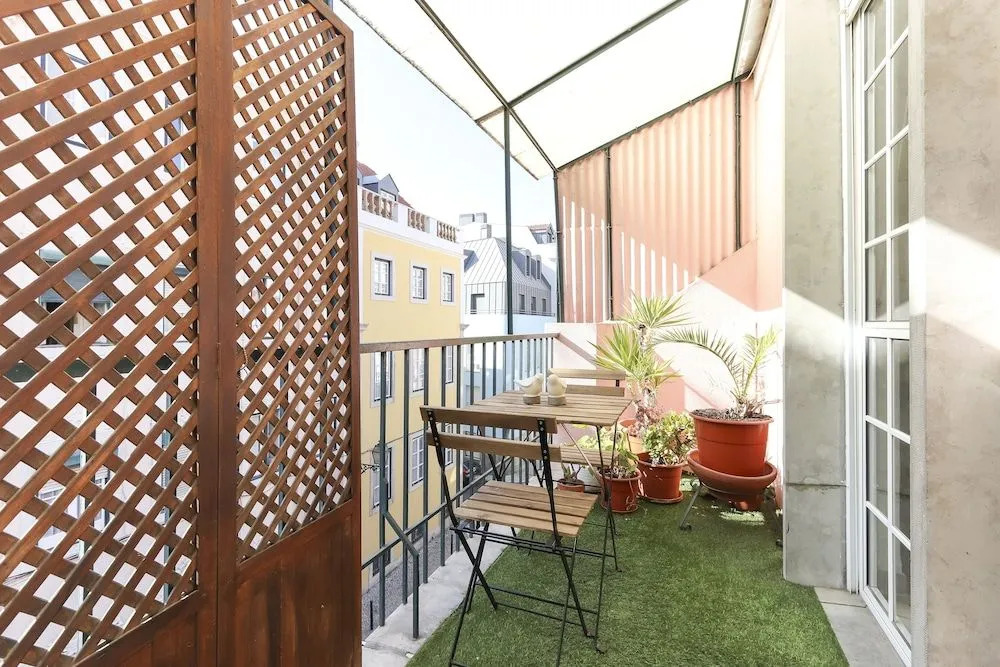 Principe Real Balcony by Homing