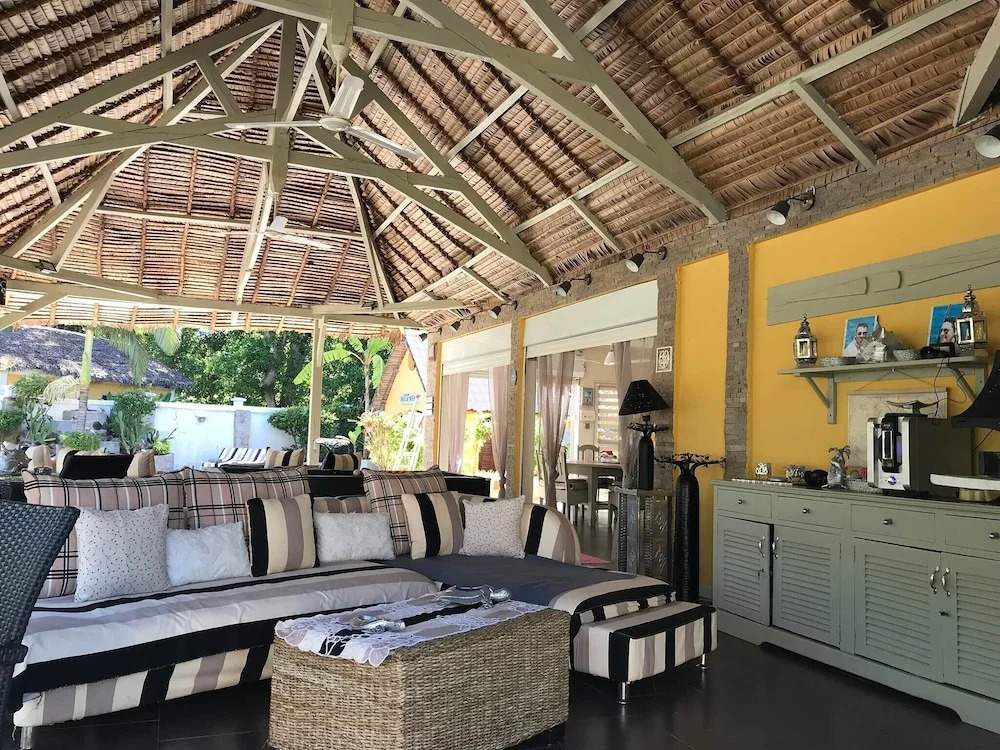 Wonderful Poolside Bungalow Perfect for 2 People