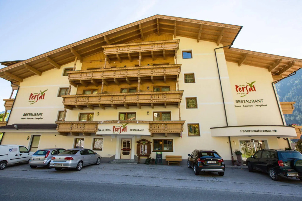 Superior Hotel Persal