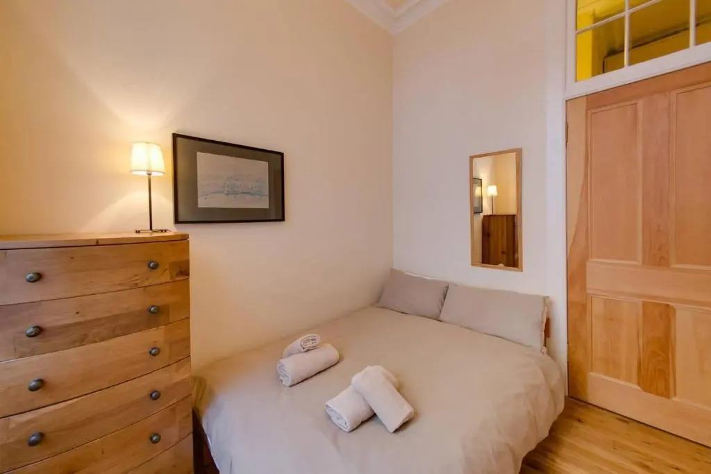 ALTIDO Spacious 2Bed in Heart of Old Town - Diagon Alley