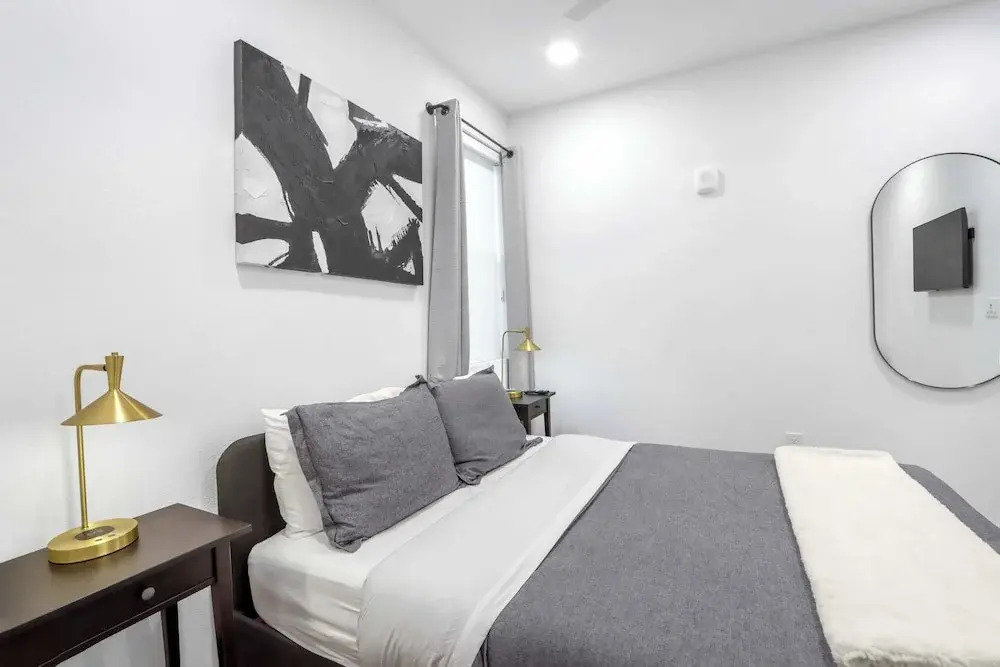 Creekside Modern Condo for 4