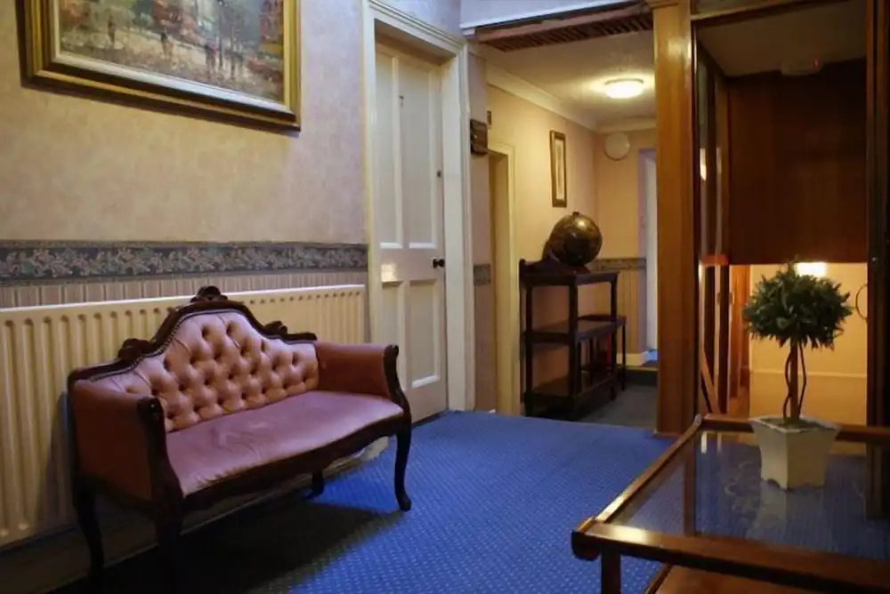 Wards Hotel