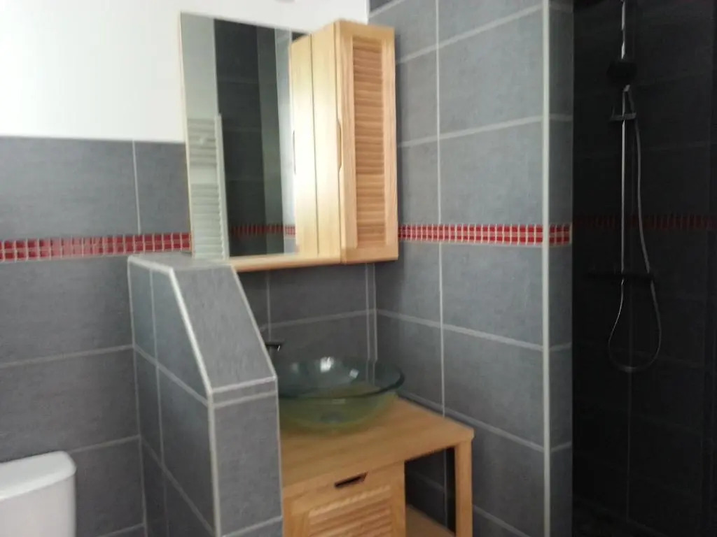 HÔTEL Le 6 3 Home PORT EN BESSIN Parking privé gratuit