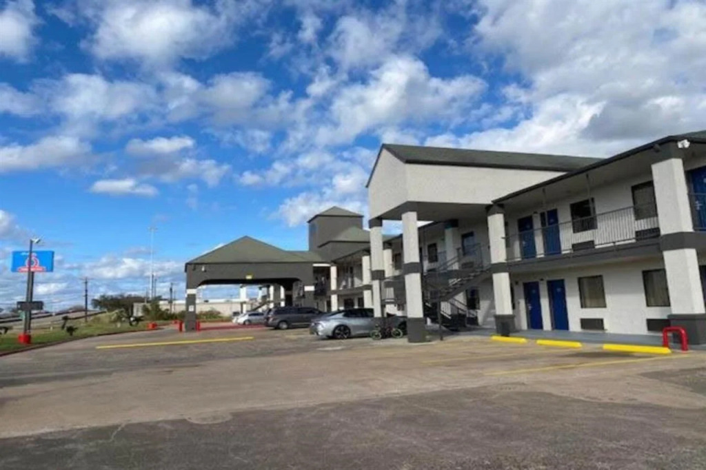 Studio 6 - Texas City, TX