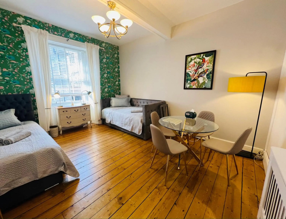 Old Town Centre Apartment 5 mins to Edinburgh Castle
