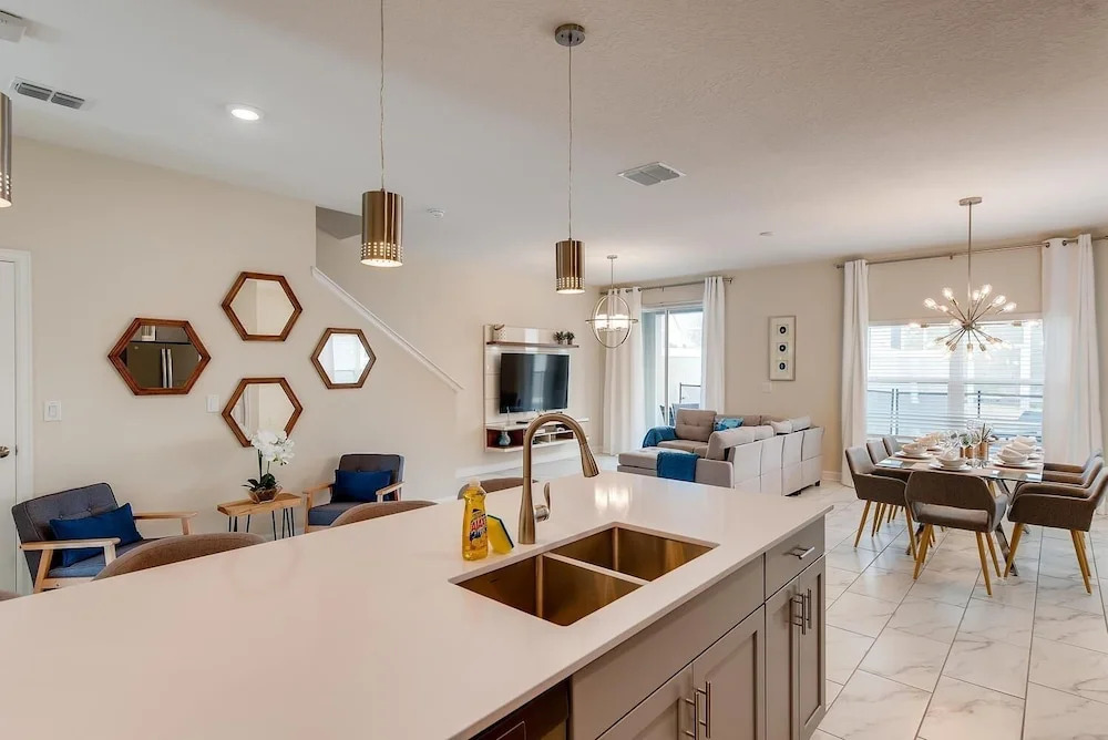 8985 CC - 5 Bedrooms Townhome Retreat