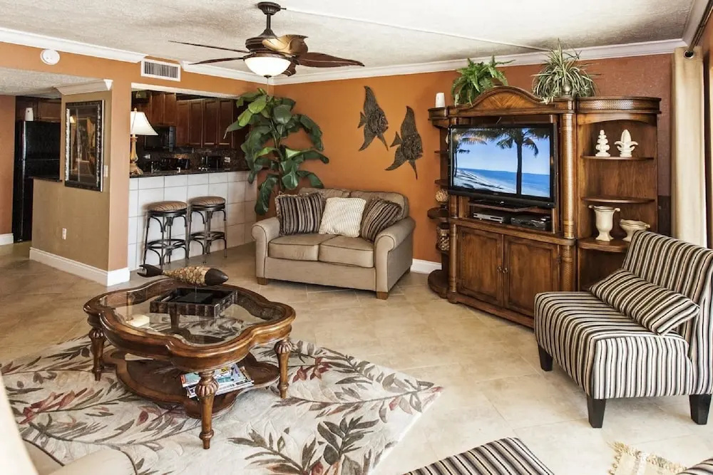 209 Mariner West