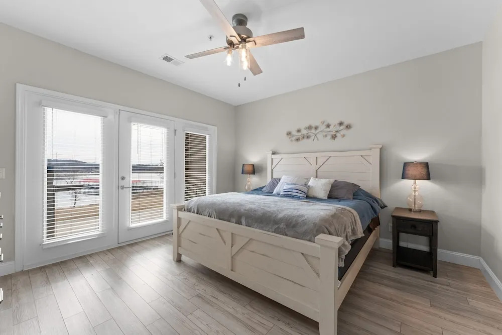 On The Rocks 3 Bedroom Condo by RedAwning