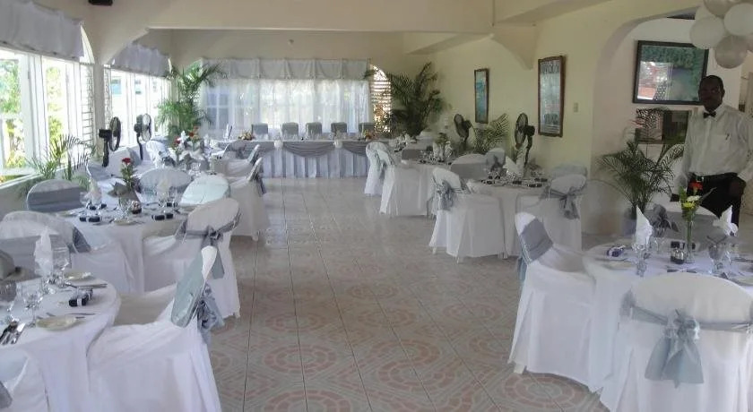 Shields Negril Villas
