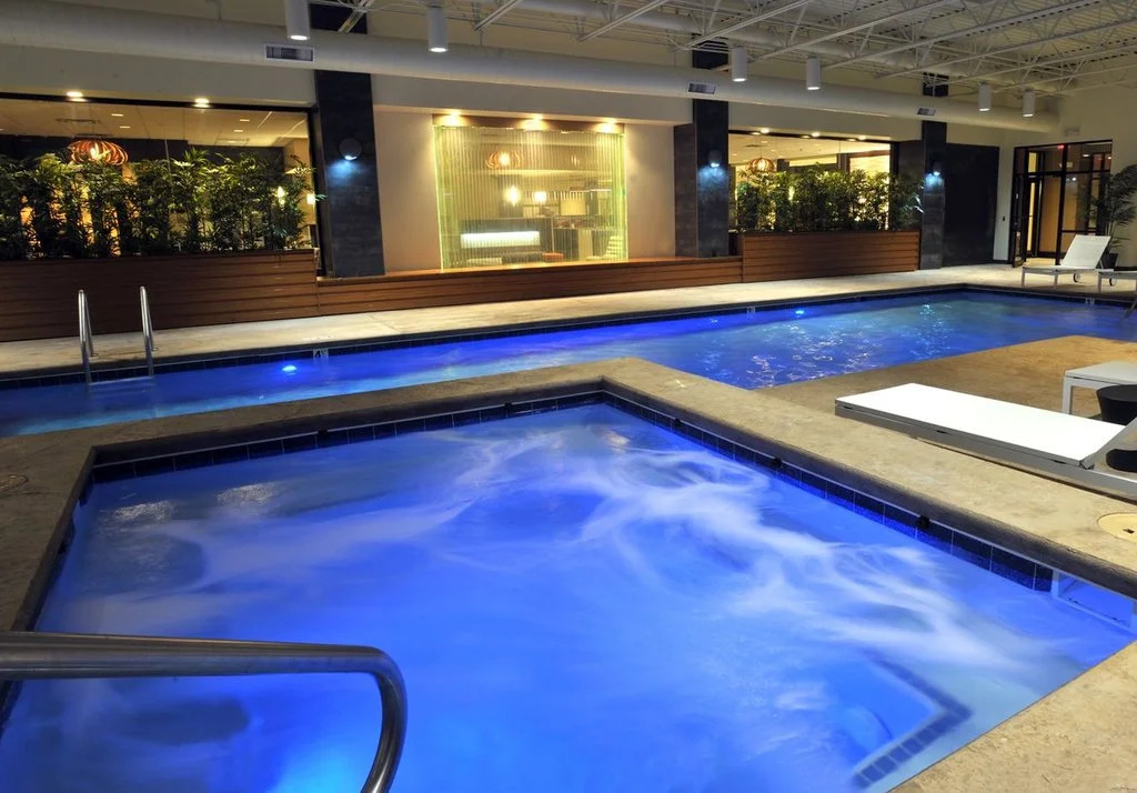 Holiday Inn and Suites Charleston West by IHG