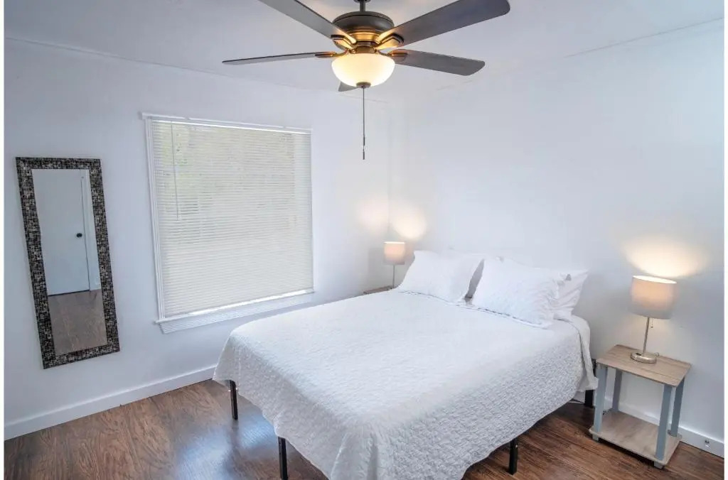 Tranquil Getaway 3br/2ba Near Downtown