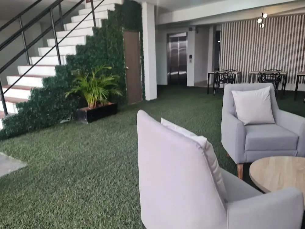 RG33 ApartaSuites