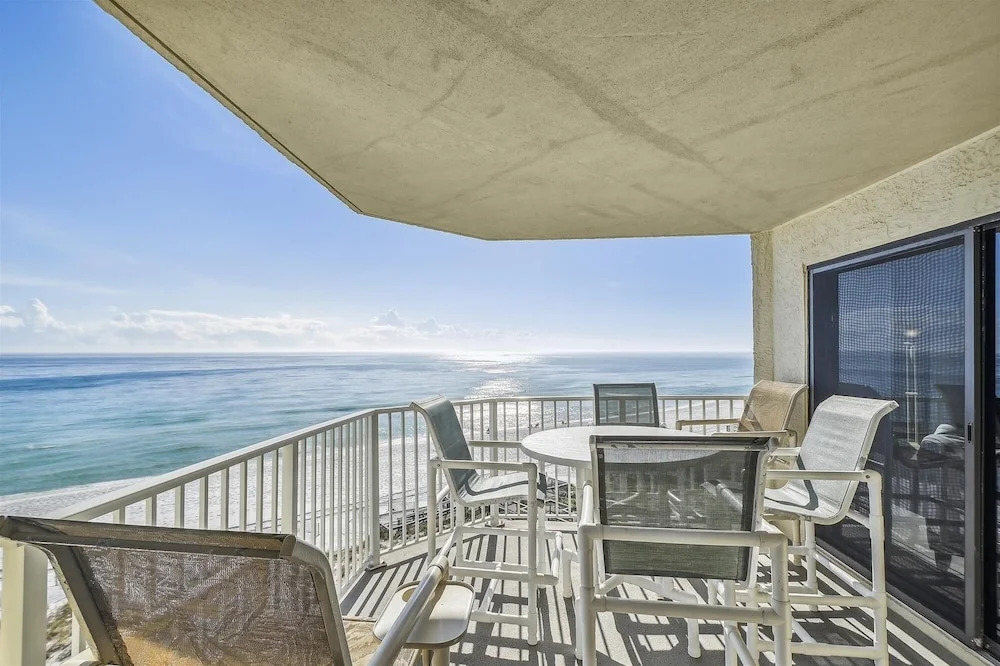 Inlet Reef 502 2 Bedroom Condo by RedAwning