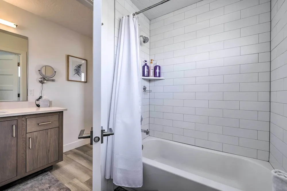 Spacious St. George Townhome w/ Grill & Views!