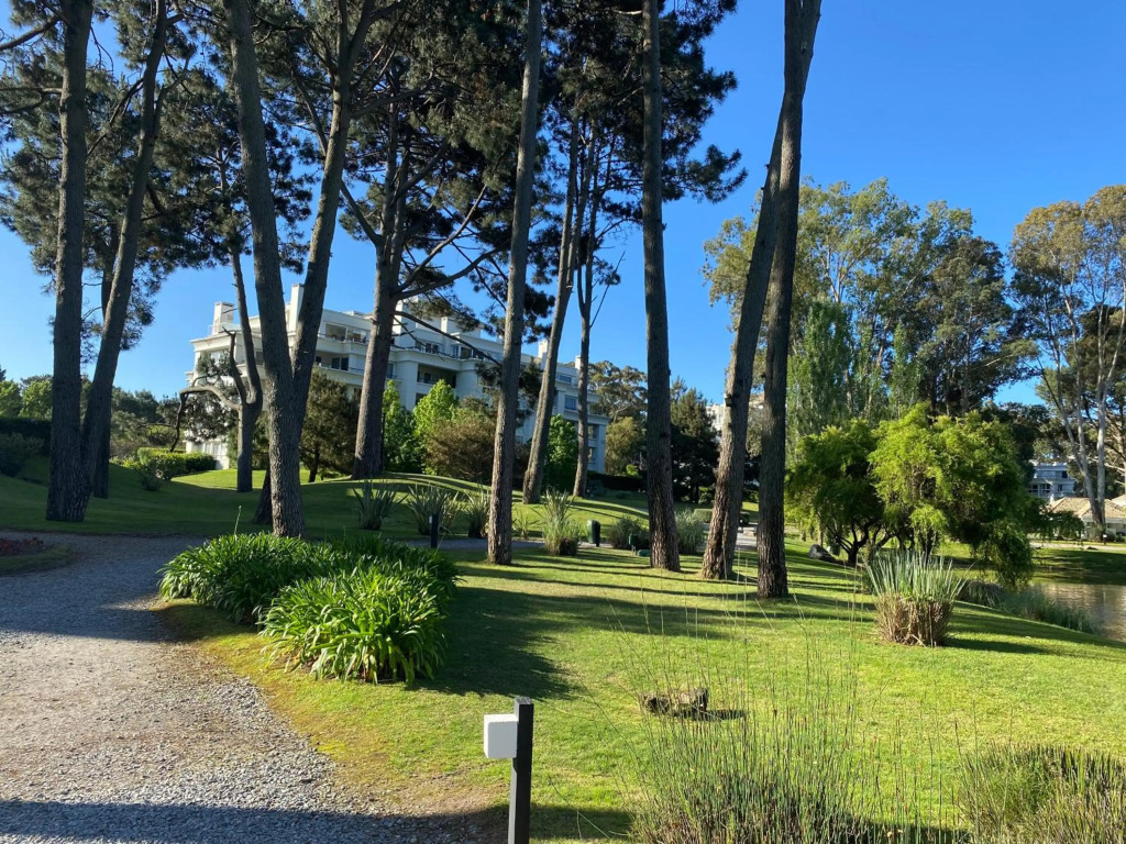 Green Park, Solanas