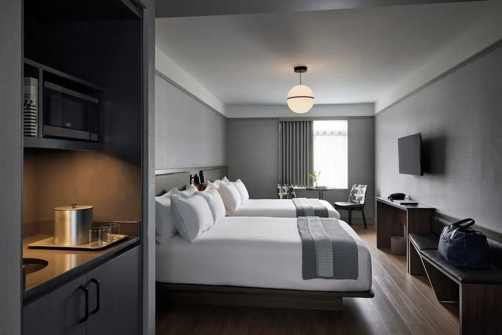 The Melrose Hotel