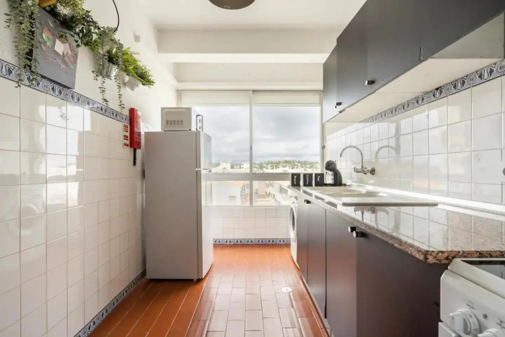 Apartment with balcony, airco & 3 min. from beach