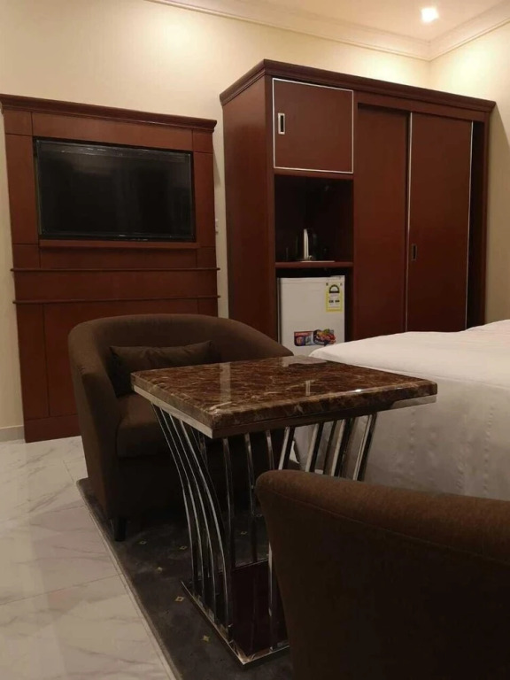 Roshan Hotel Suites