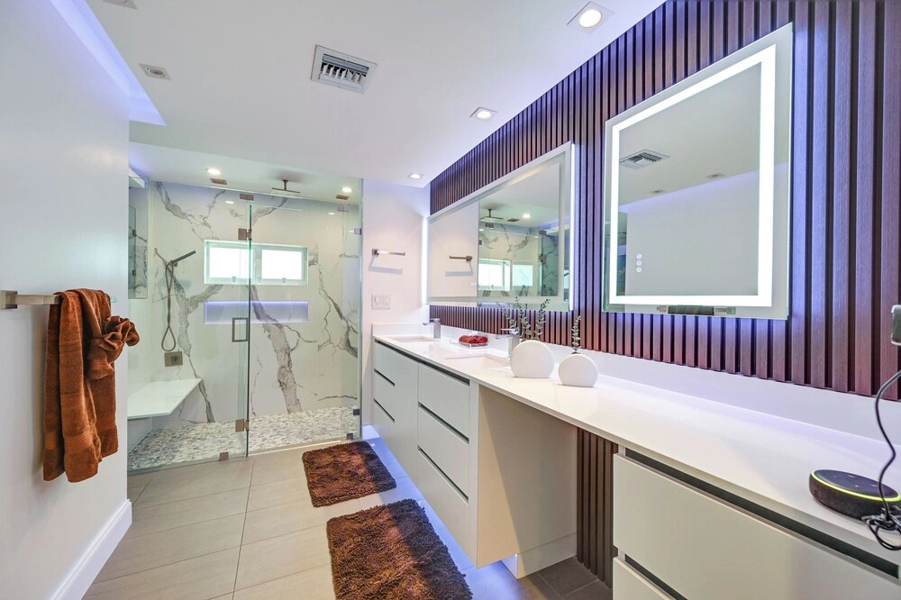 Outdoor Oasis: Marco Island Home Near Beaches