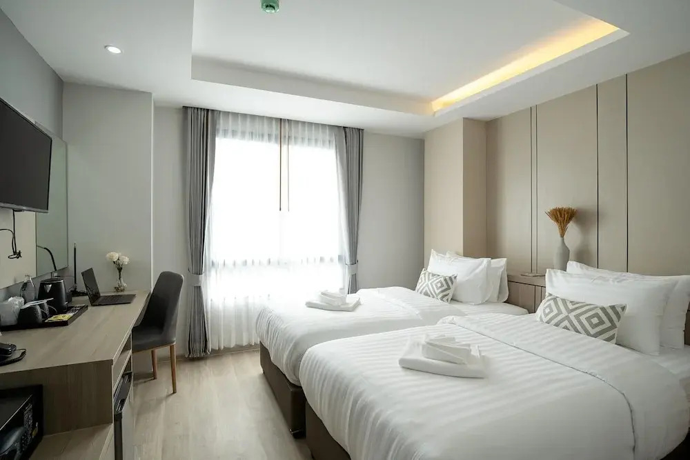 The Riski Hotel at Bangphlat Station SHA