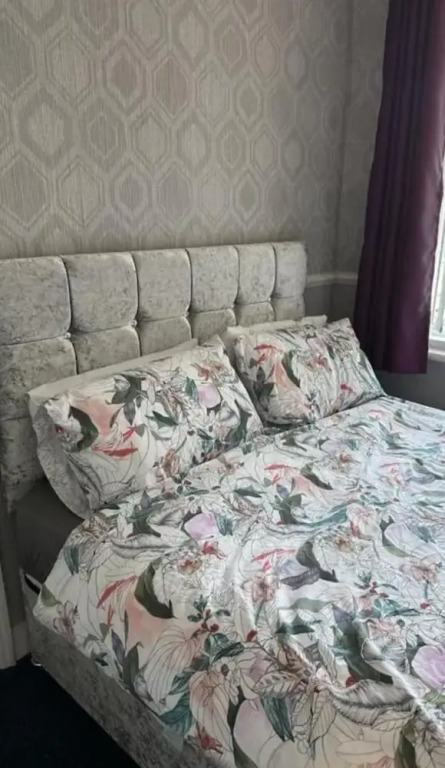 Runway Guest House - Adult Only