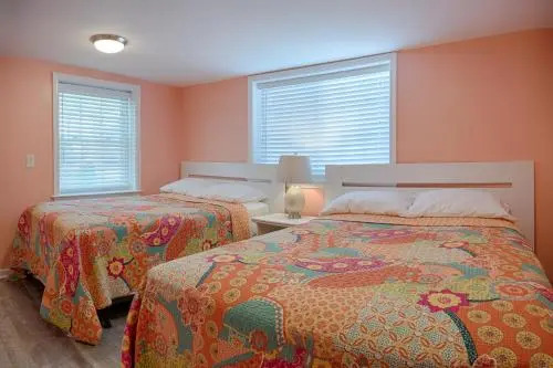Beach Bungalow 8