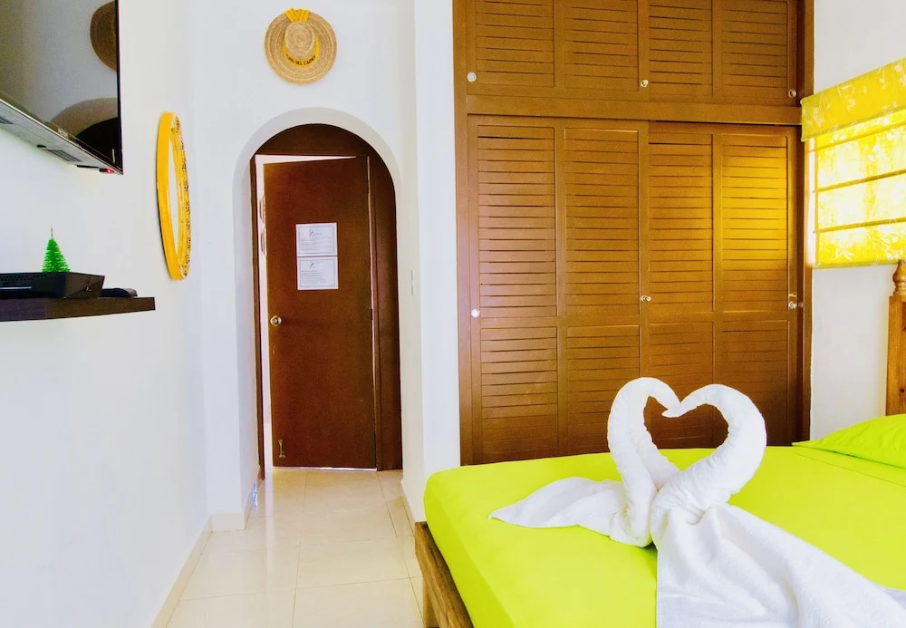 Gorgeous 8 People Economy Villa With Pool Playacar Phase 2