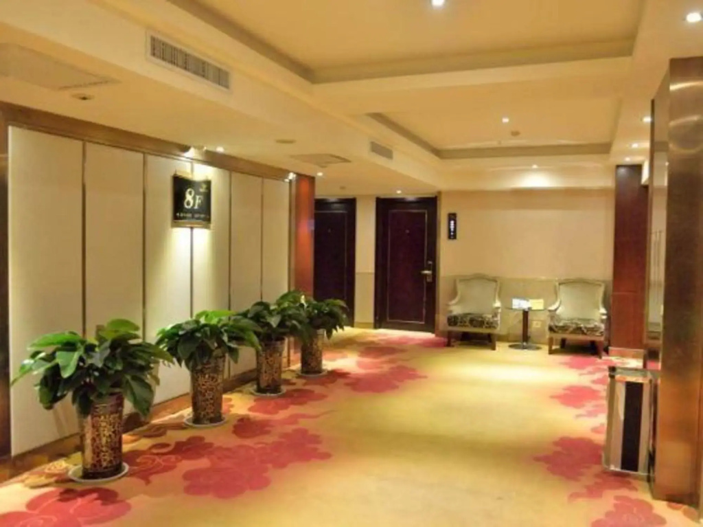 Junhao International Hotel (High-speed Railway North Station  Metro Station Branch)